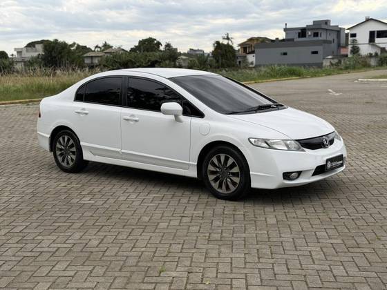HONDA CIVIC 1.8 LXS 16V FLEX 4P AUTOMÁTICO